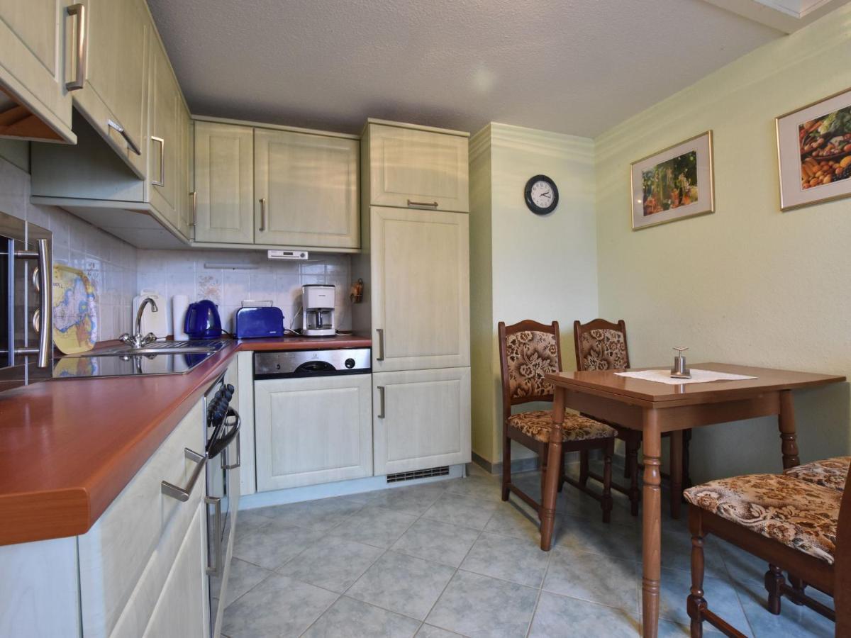 Classy Apartment In Boltenhagen With Terrace Eksteriør billede